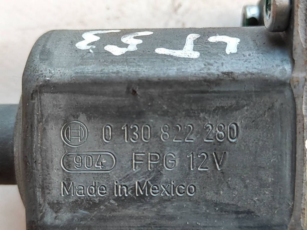 Mercedes-Benz ML W164 2006 rear right window regulator motor 0130822280 