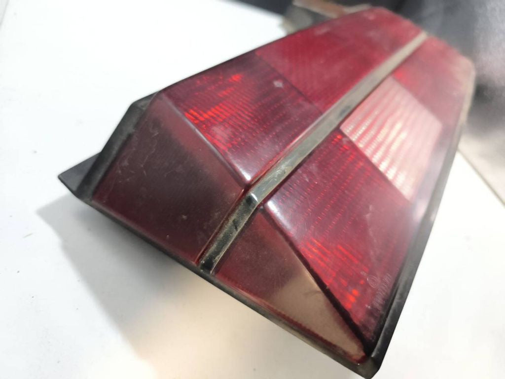 BMW 7 E32 1992 Rear right tail light lamp 1374026R 