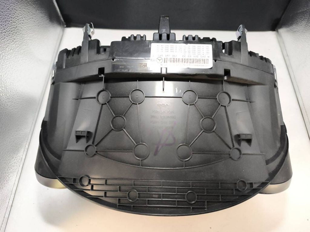 Mercedes-Benz C W205 2017 speedometer instrument cluster A2059008333 