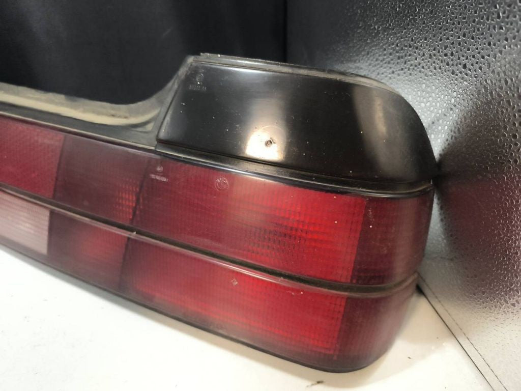 BMW 7 E32 1992 Rear right tail light lamp 1374026R 