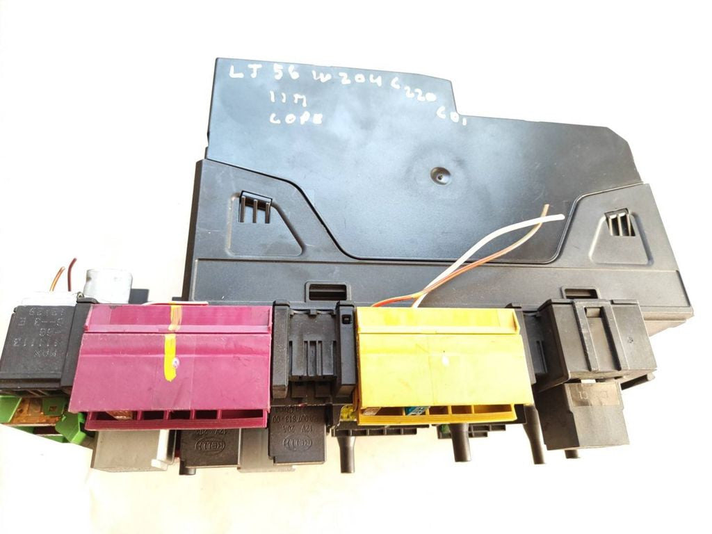 Mercedes-Benz C W204 2011 Fuse module 2049060105 