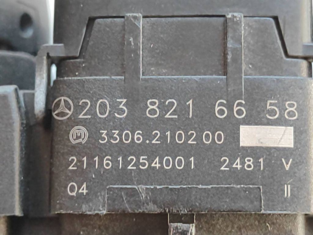 Mercedes-Benz C W203 2004 Hazard light switch 2038216658 