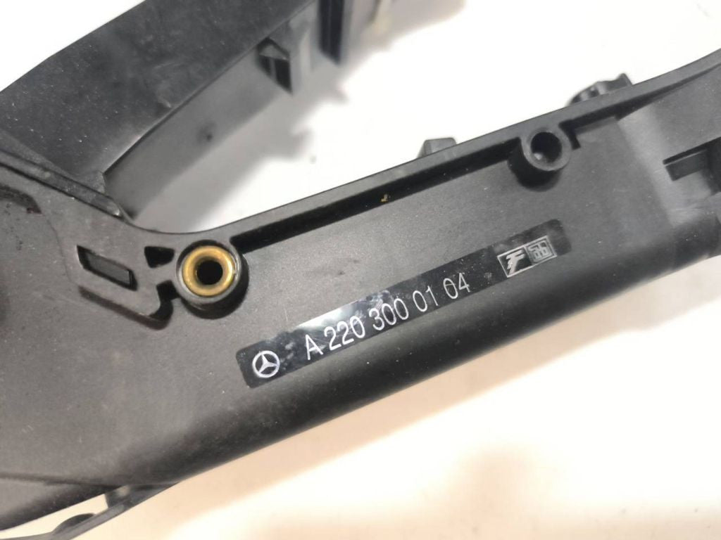 Mercedes-Benz S W221 2006 Diesel accelerator throttle pedal A2203000104 