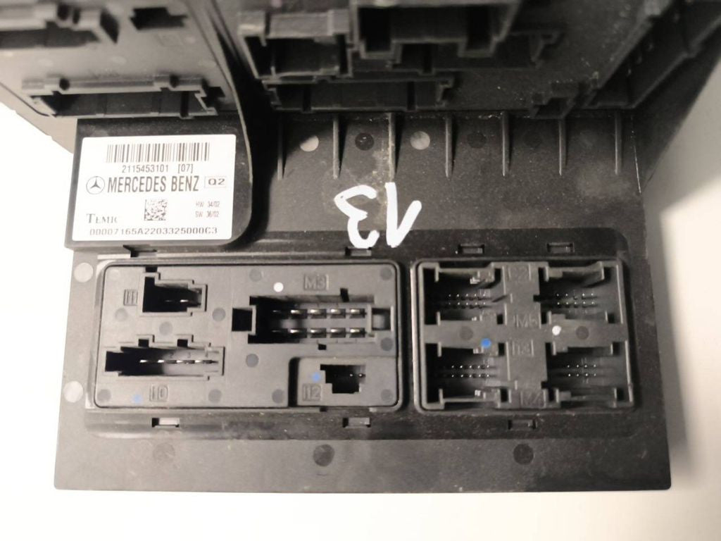Mercedes-Benz E W211 2004 Fuse module 2115453101 