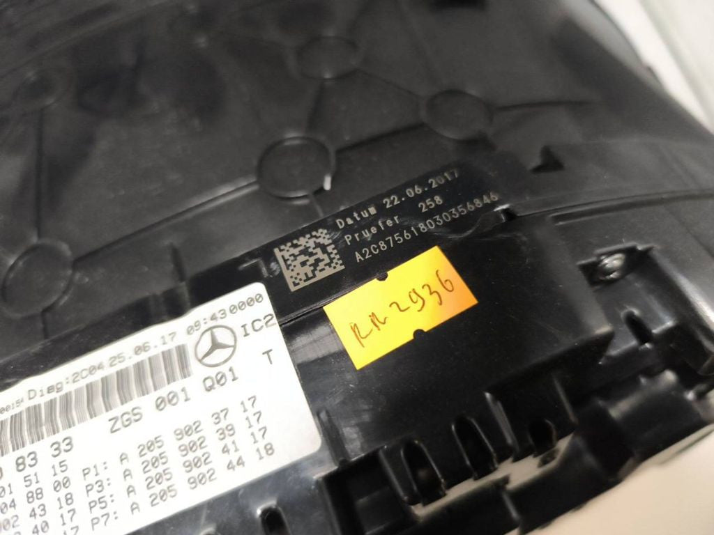 Mercedes-Benz C W205 2017 speedometer instrument cluster A2059008333 