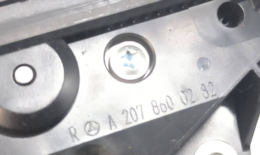 Mercedes-Benz E C207 W207 2010 Right Seat belt adjustment motor A2078600282