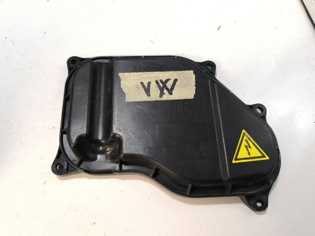 Volkswagen Golf VII 2014 right headlight headlamp dust cover cap 5G0941608 