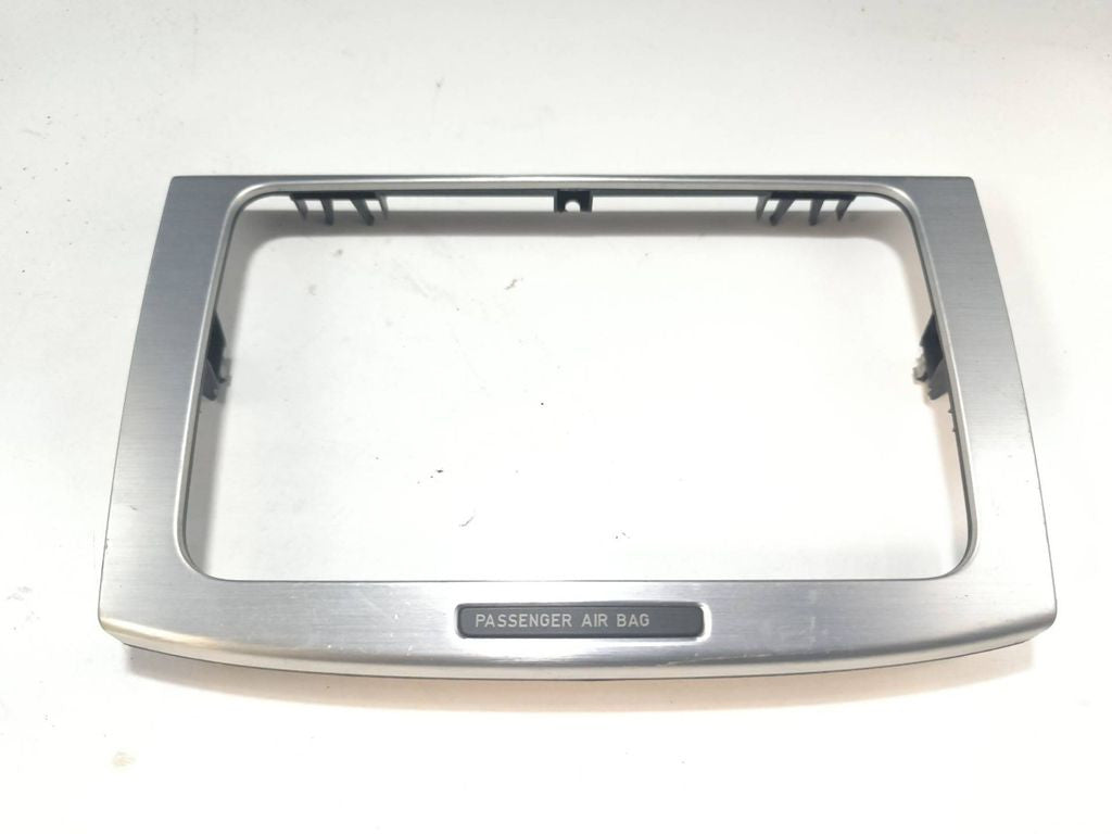Volkswagen PASSAT B6 2008 Radio GPS head unit trim 3C0858069P 