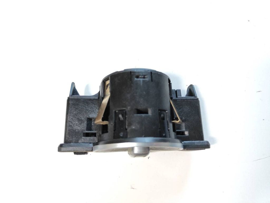 Mercedes-Benz C W204 2013 Light switch A2049053103 