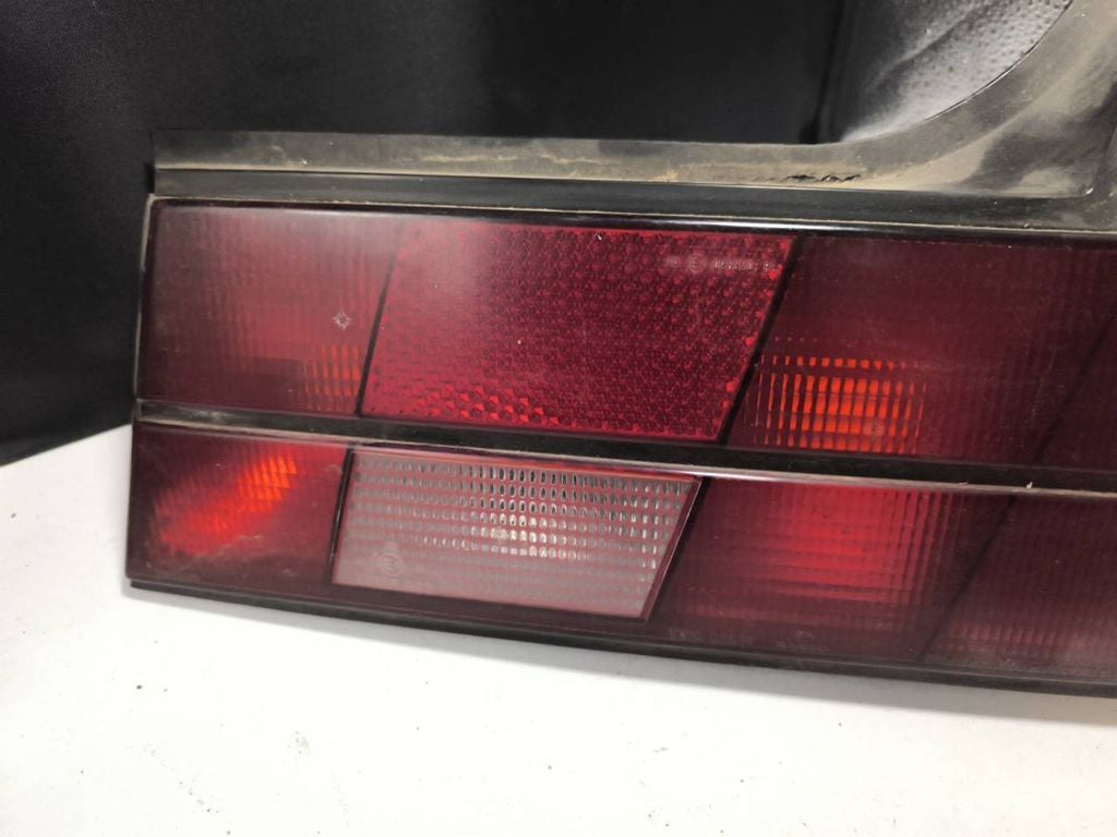 BMW 7 E32 1992 Rear right tail light lamp 1374026R 