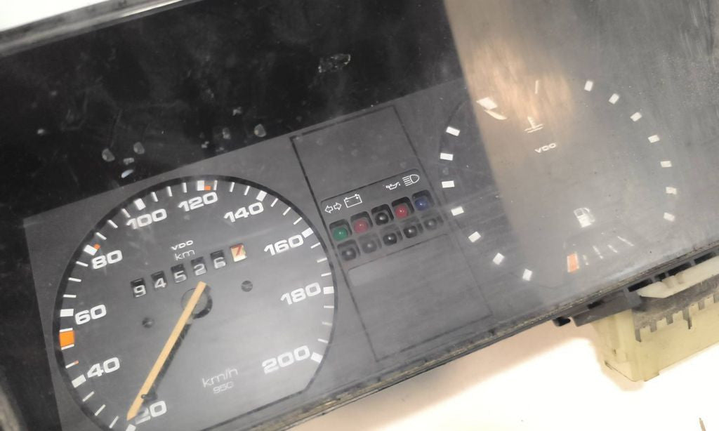 Volkswagen Golf II MK2 1991 speedometer instrument cluster 88481409 