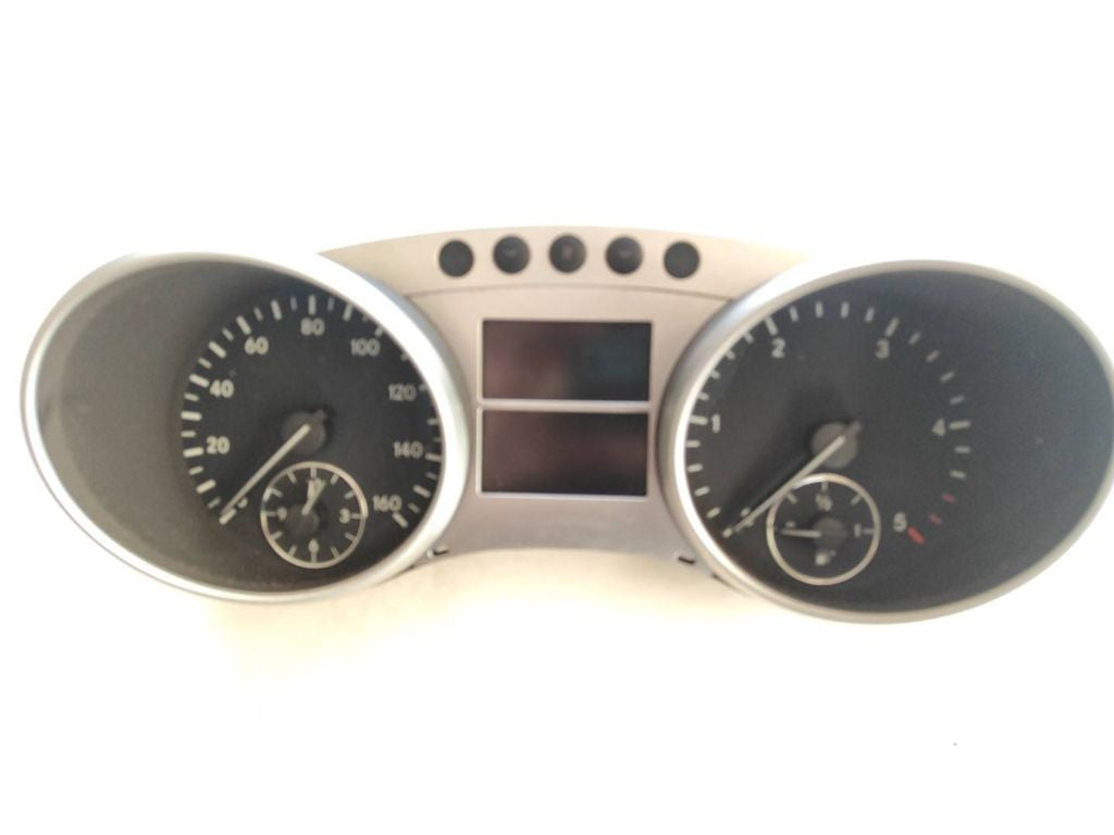 Mercedes-Benz R W251 2007 speedometer instrument cluster A2514405311