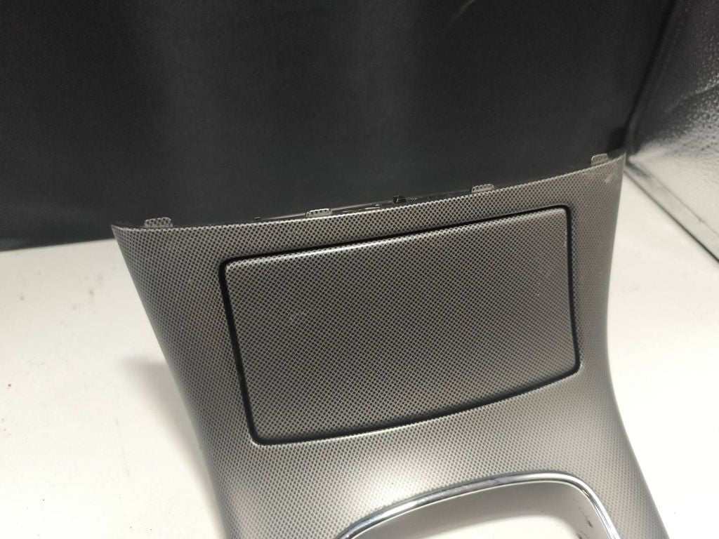 Toyota Avensis T250 2.0D4D 2006 Gear shifter surround trim plastic 9214L 