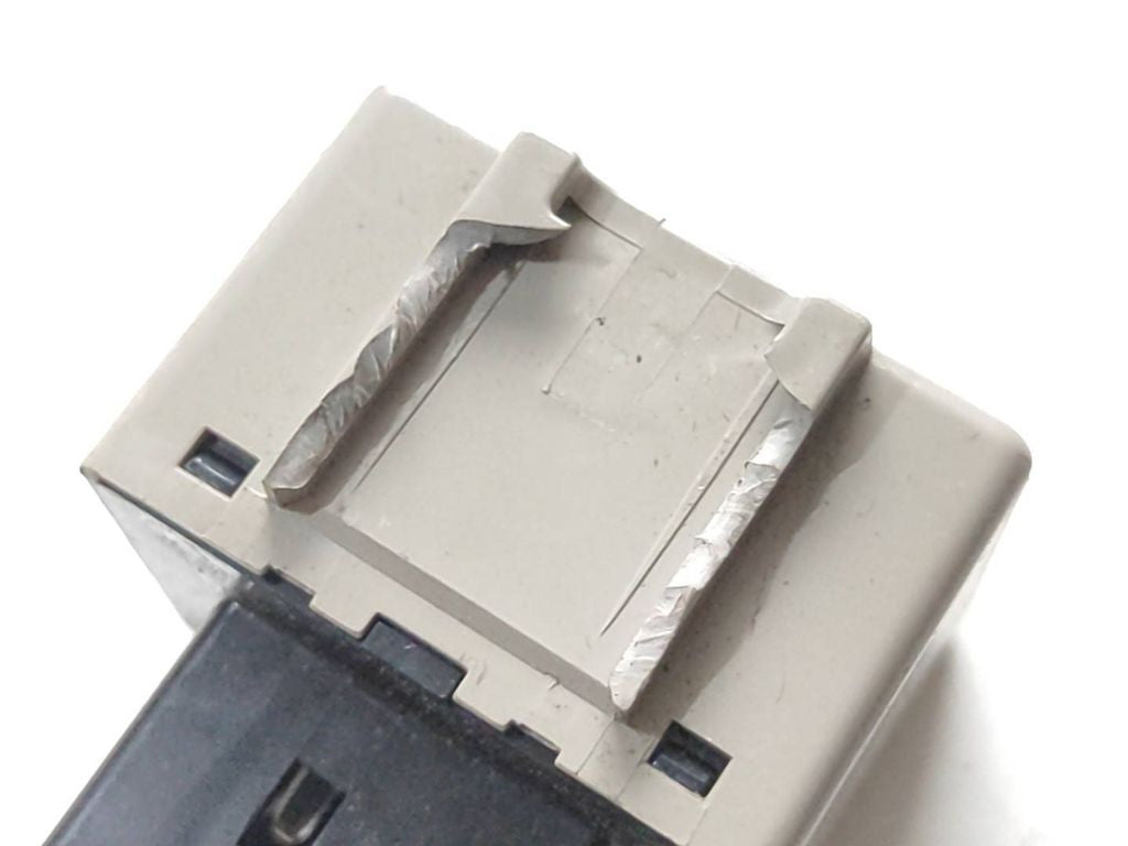 Toyota Avensis T250 2008 relay 8198005040 