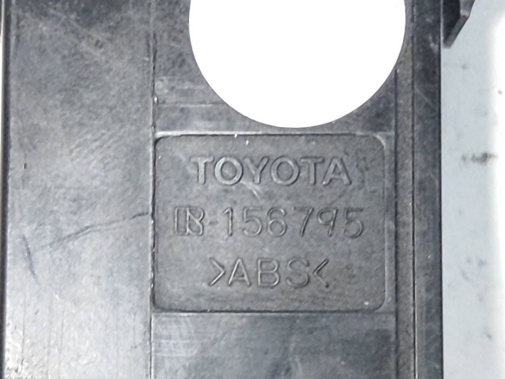 Toyota Avensis T250 2008 Diesel Fuel tank opening switch 156795 