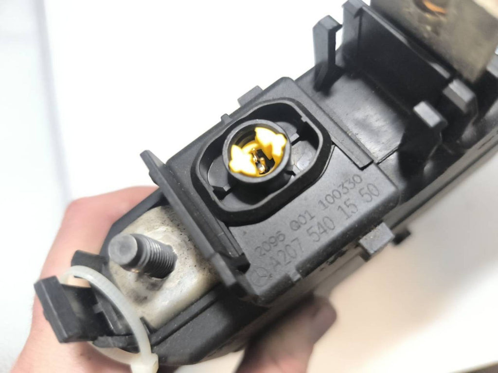 Mercedes-Benz E A207 2009 Fuse box module A2075401550 