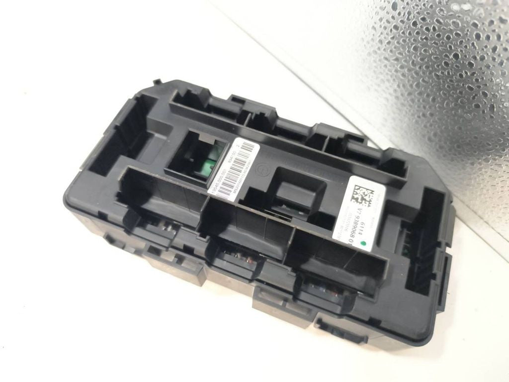 BMW 3 F30 F35 F31 2017 Fuse module 9389068 