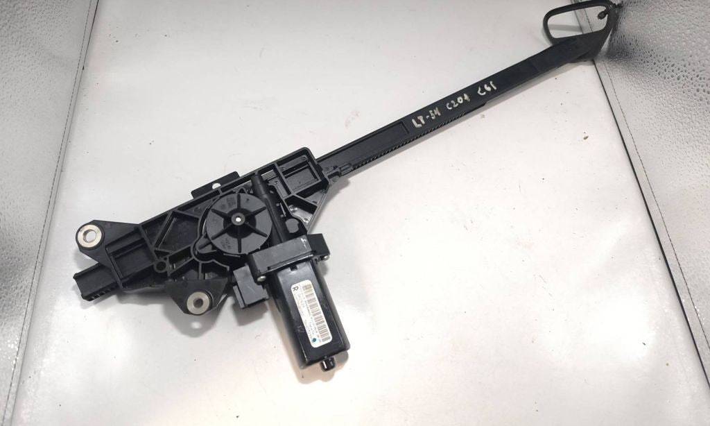 Mercedes-Benz E C207 W207 2011 Right Seat belt adjustment motor A2078600282