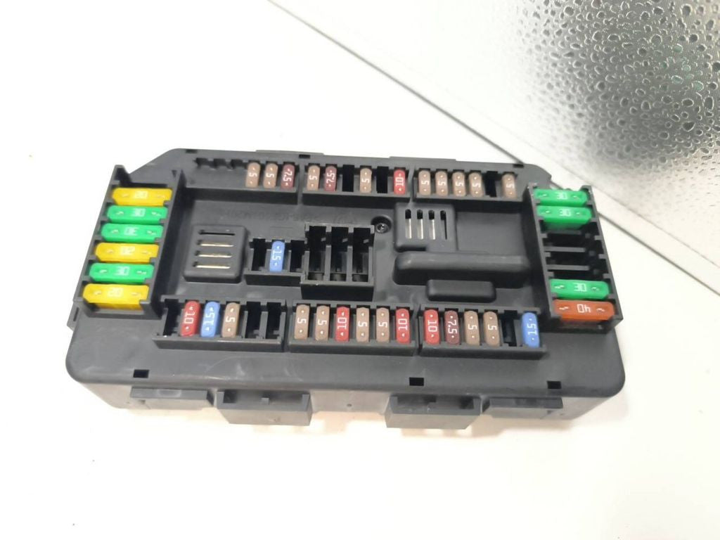 BMW 3 F30 F35 F31 2017 Fuse module 9389068 