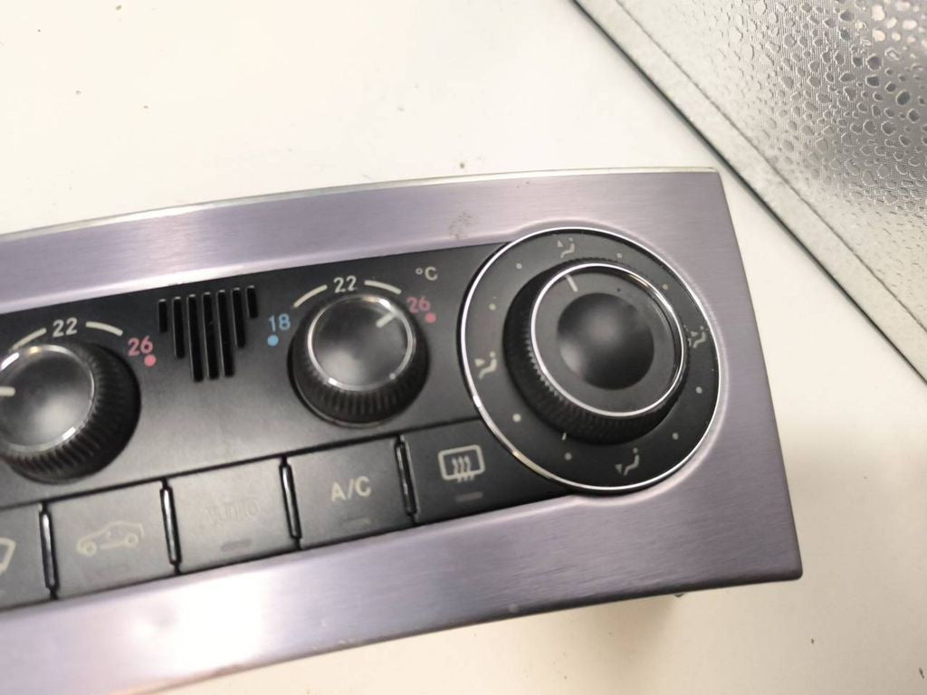 Mercedes-Benz C W203 2005 Climate control unit module 2038304085 