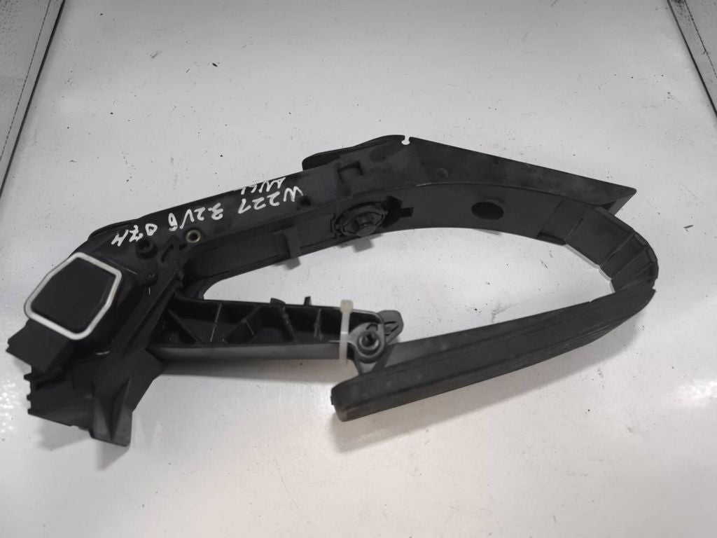 Mercedes-Benz S W221 2006 Diesel accelerator throttle pedal A2203000104 