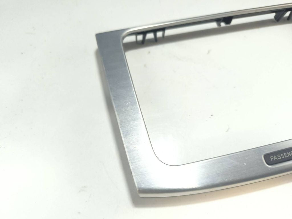 Volkswagen PASSAT B6 2008 Radio GPS head unit trim 3C0858069P 