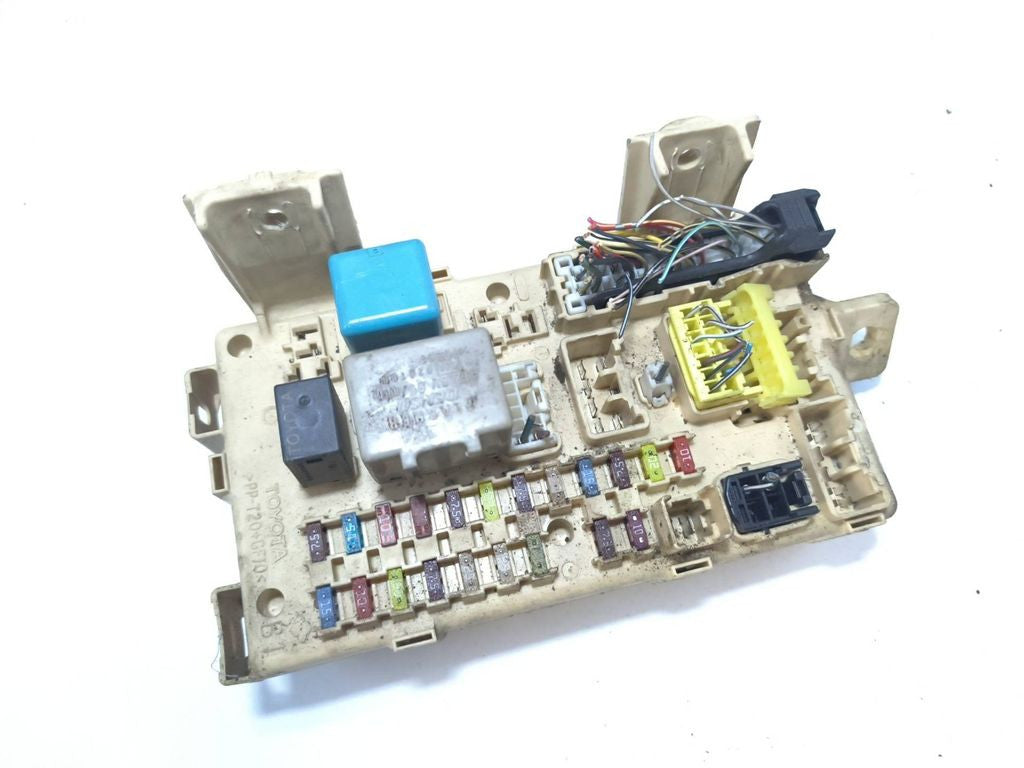 Toyota Avensis T250 2008 Fuse module 82641CA010F 