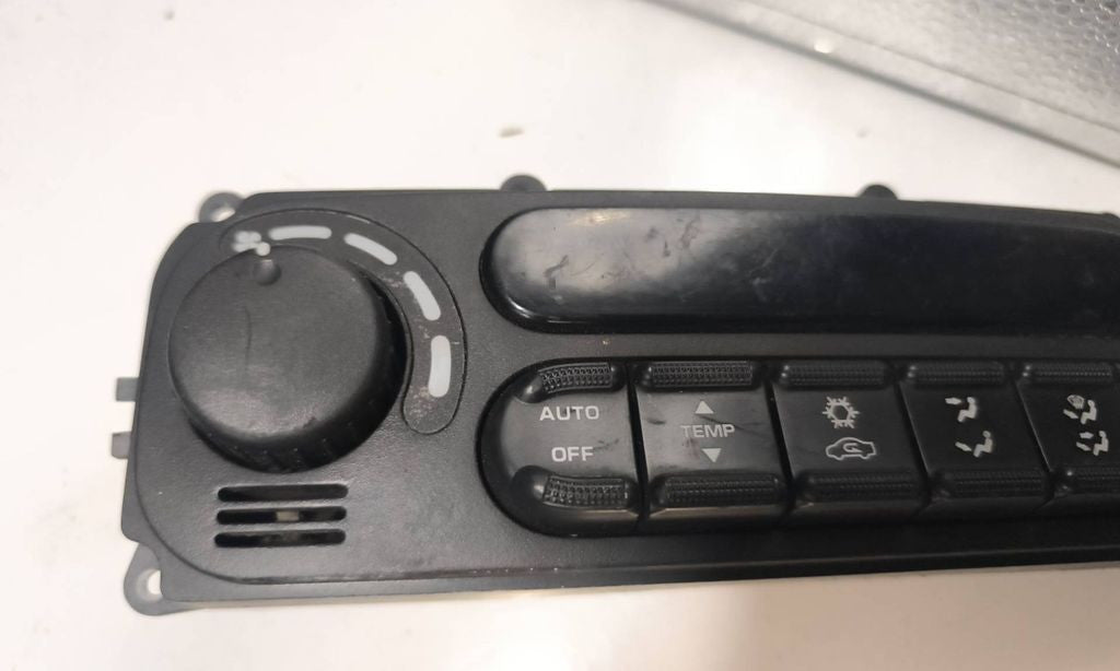 Chrysler 300M 2001 Climate control unit module 1730000631 