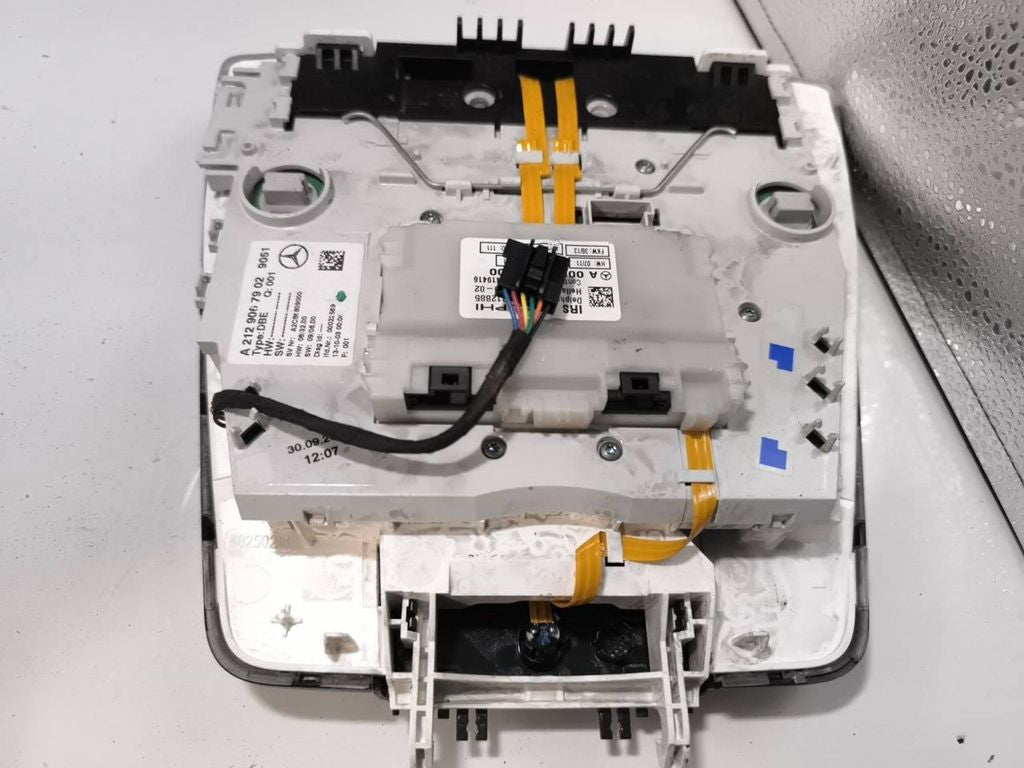 Mercedes-Benz C W204 2013 front seat light A2129067902 