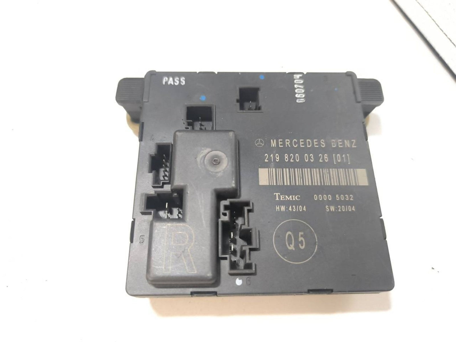 Mercedes-Benz CLS C219 2005 door control unit module 2198200326 