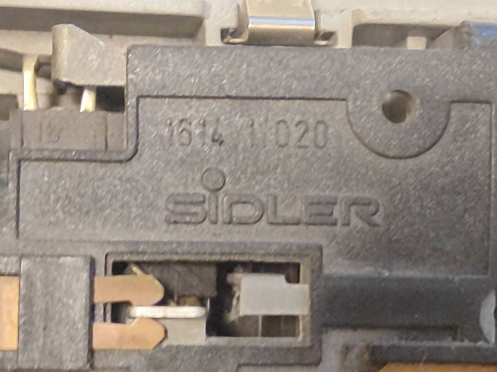 Audi A4 S4 B5 8D 2001 front seat light 8D0947111P 